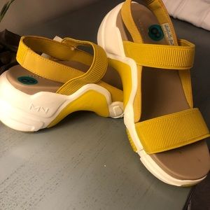 Mark Nason Women's Sandal yellow Size 8 New 133011